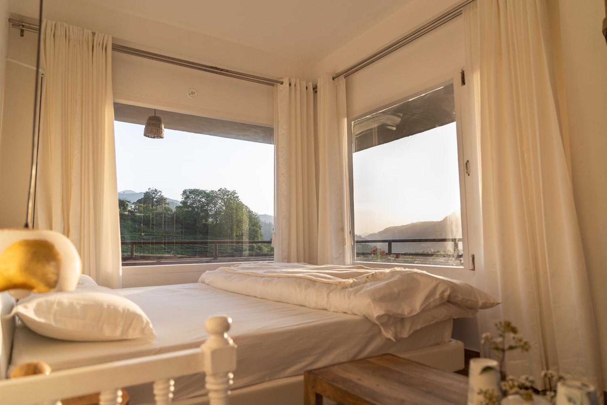 Exstasy Stays - Bathtub Rooms & Cafe - Your Romantic & Cozy Getaway - Thhpsociety - Mukteshwar Eksteriør billede