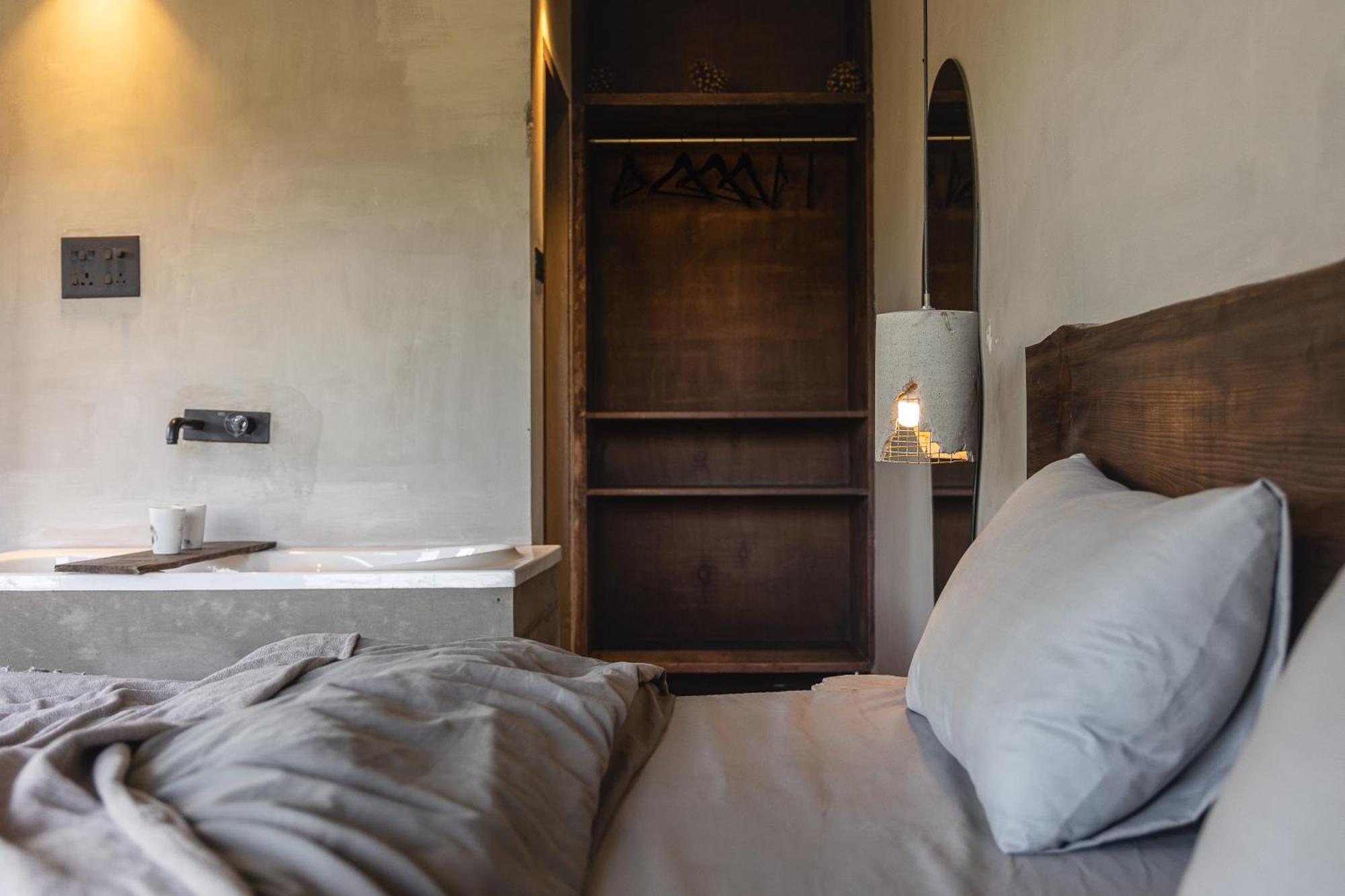 Exstasy Stays - Bathtub Rooms & Cafe - Your Romantic & Cozy Getaway - Thhpsociety - Mukteshwar Eksteriør billede