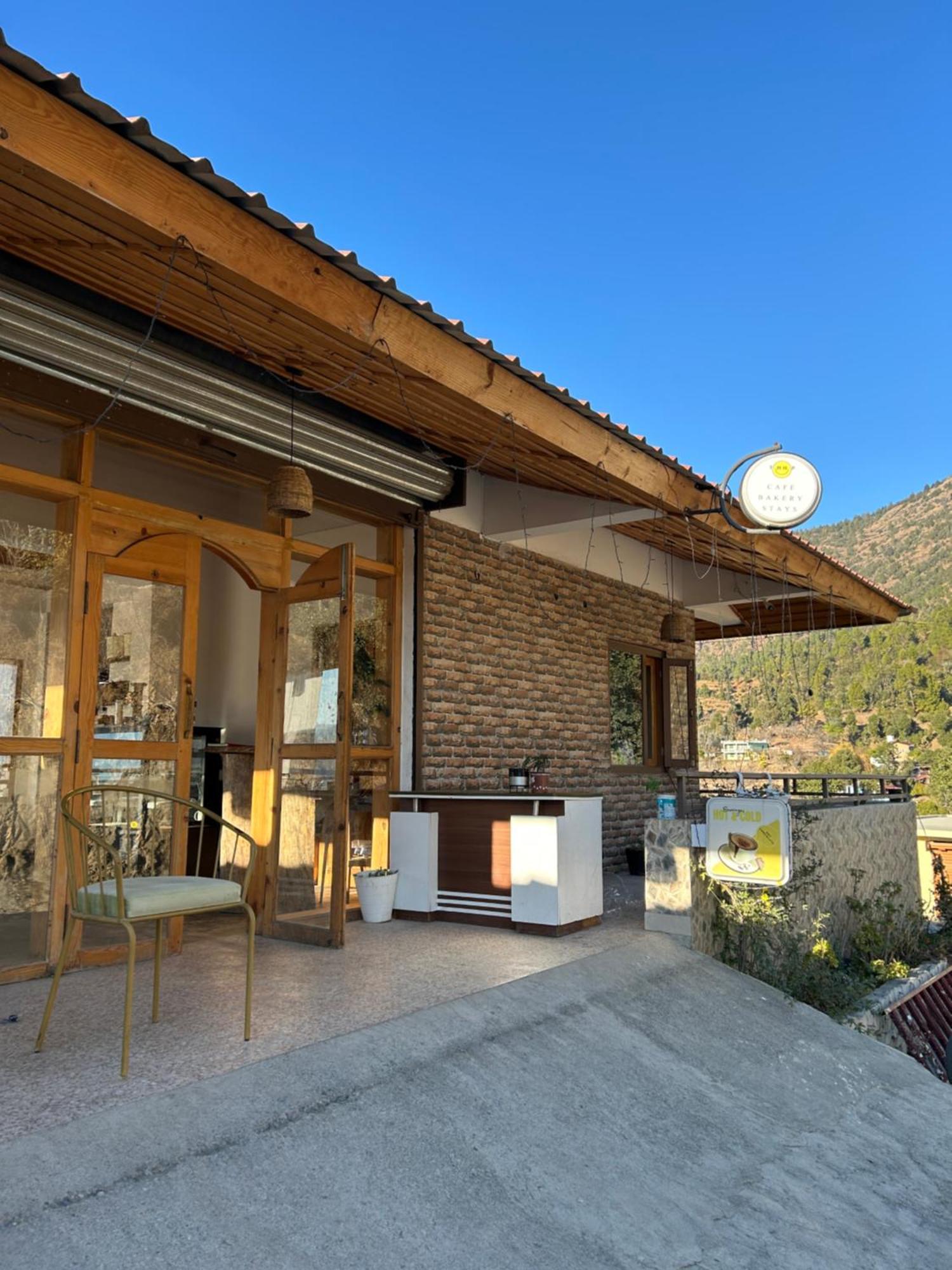 Exstasy Stays - Bathtub Rooms & Cafe - Your Romantic & Cozy Getaway - Thhpsociety - Mukteshwar Eksteriør billede