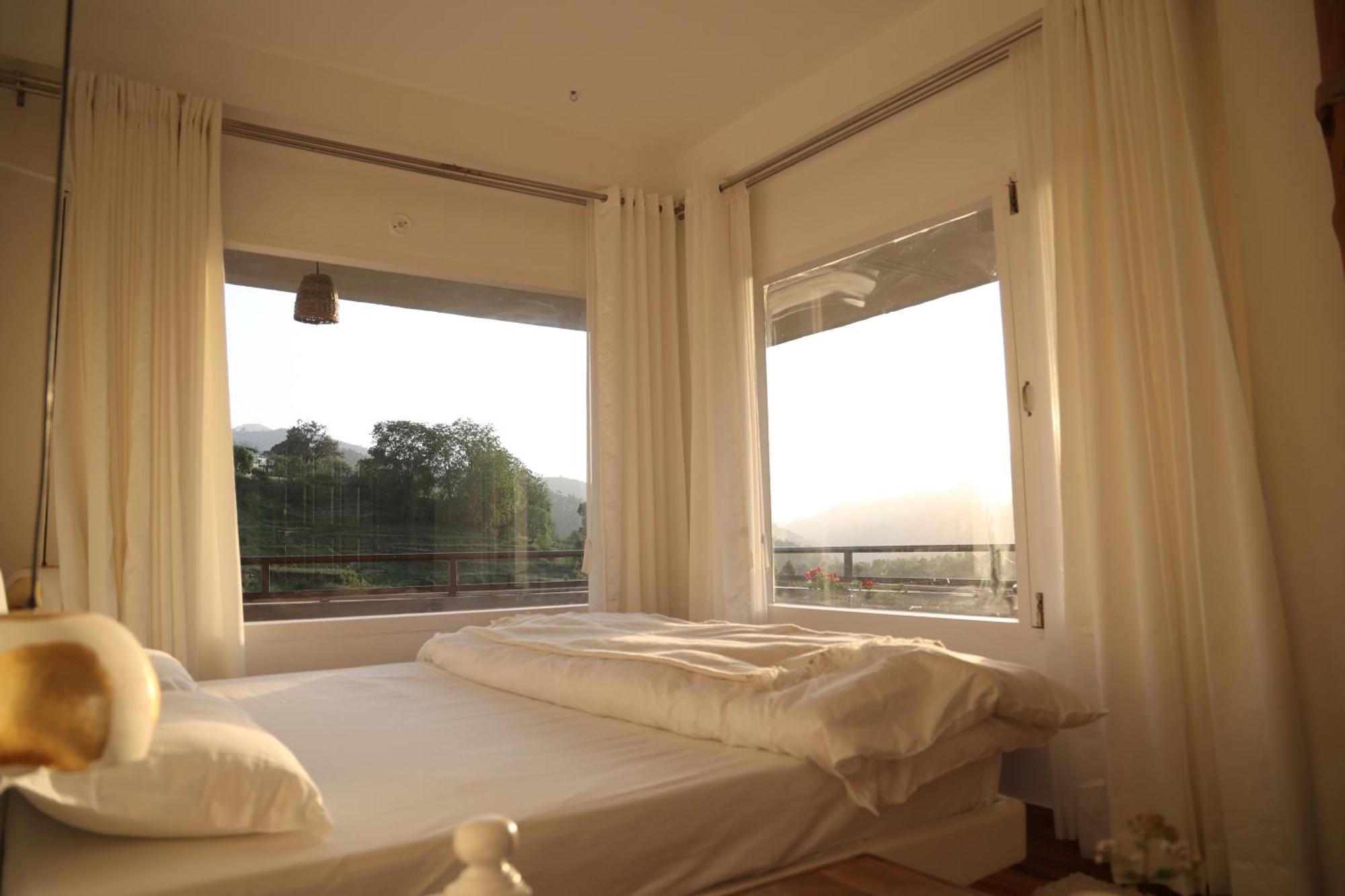 Exstasy Stays - Bathtub Rooms & Cafe - Your Romantic & Cozy Getaway - Thhpsociety - Mukteshwar Eksteriør billede
