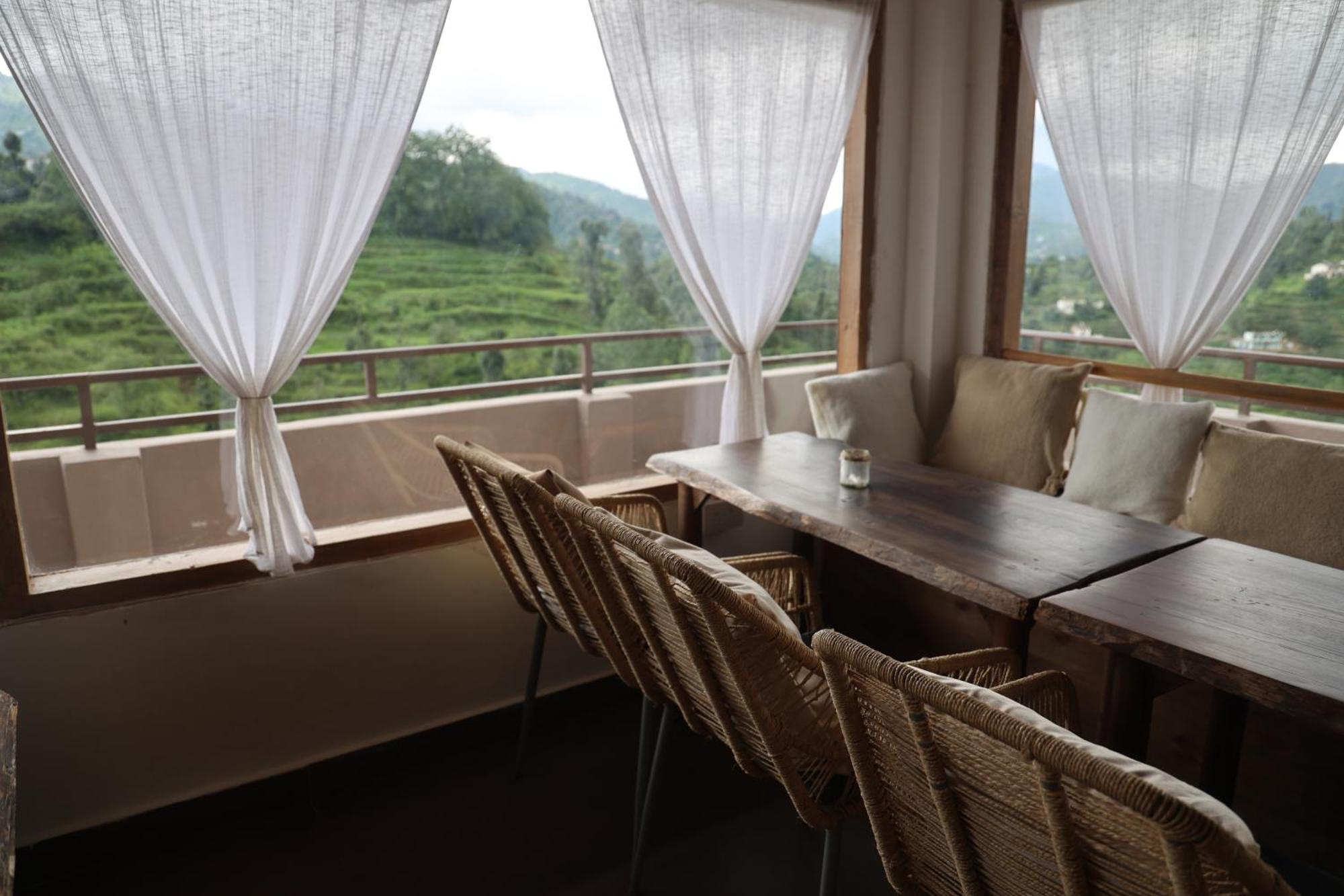 Exstasy Stays - Bathtub Rooms & Cafe - Your Romantic & Cozy Getaway - Thhpsociety - Mukteshwar Eksteriør billede