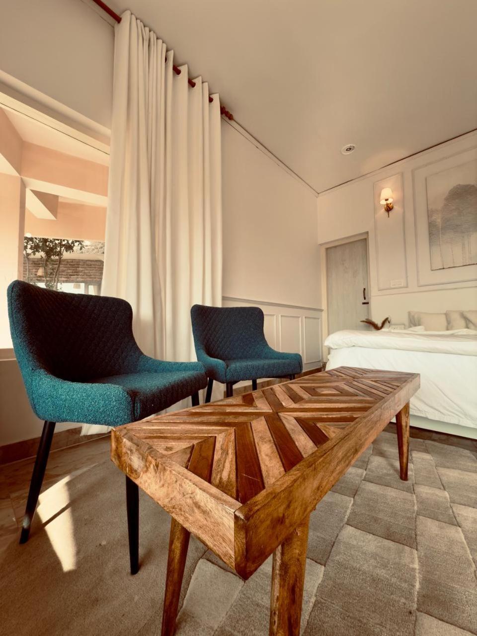 Exstasy Stays - Bathtub Rooms & Cafe - Your Romantic & Cozy Getaway - Thhpsociety - Mukteshwar Eksteriør billede